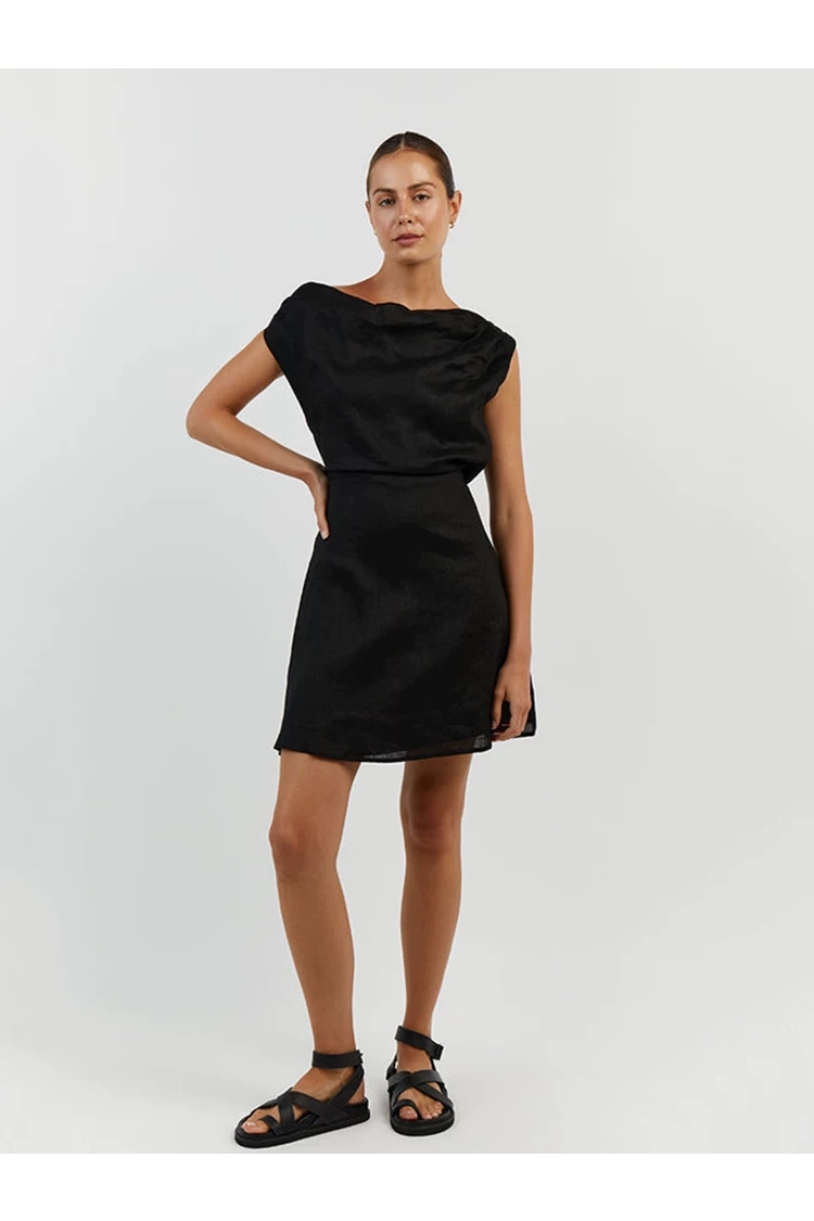 Vestido corto de lino con hombros descubiertos para mujer